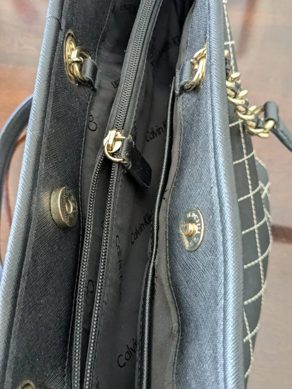 Calvin Klein Women's Shoulder Bag Purse Black / White